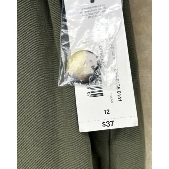 a.n.a New Approach Wear High Waisted Oregano Pleated Shorts Decorative Buttons - Picture 9 of 11